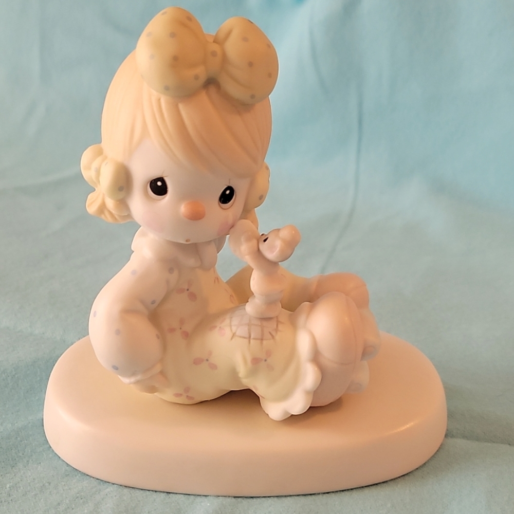 Vintage Precious Moments "A Friend is Someone Who Cares" 520632